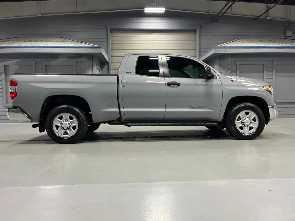 Used 2019 Gray Toyota SR5 image 8