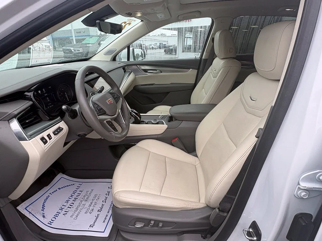 Used 2023 CRYSTAL WHITE TRICOAT Cadillac AWD Premium Luxury image 13