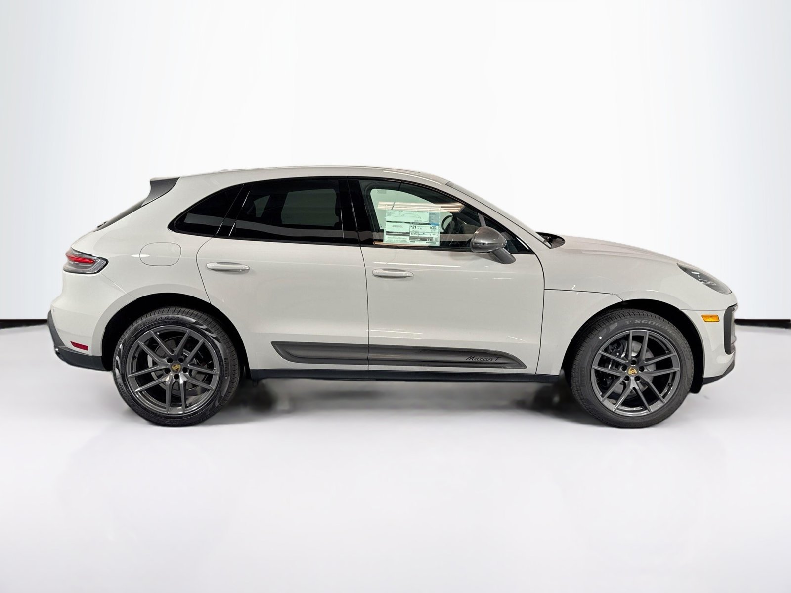 Used 2026 Chalk Porsche T image 8