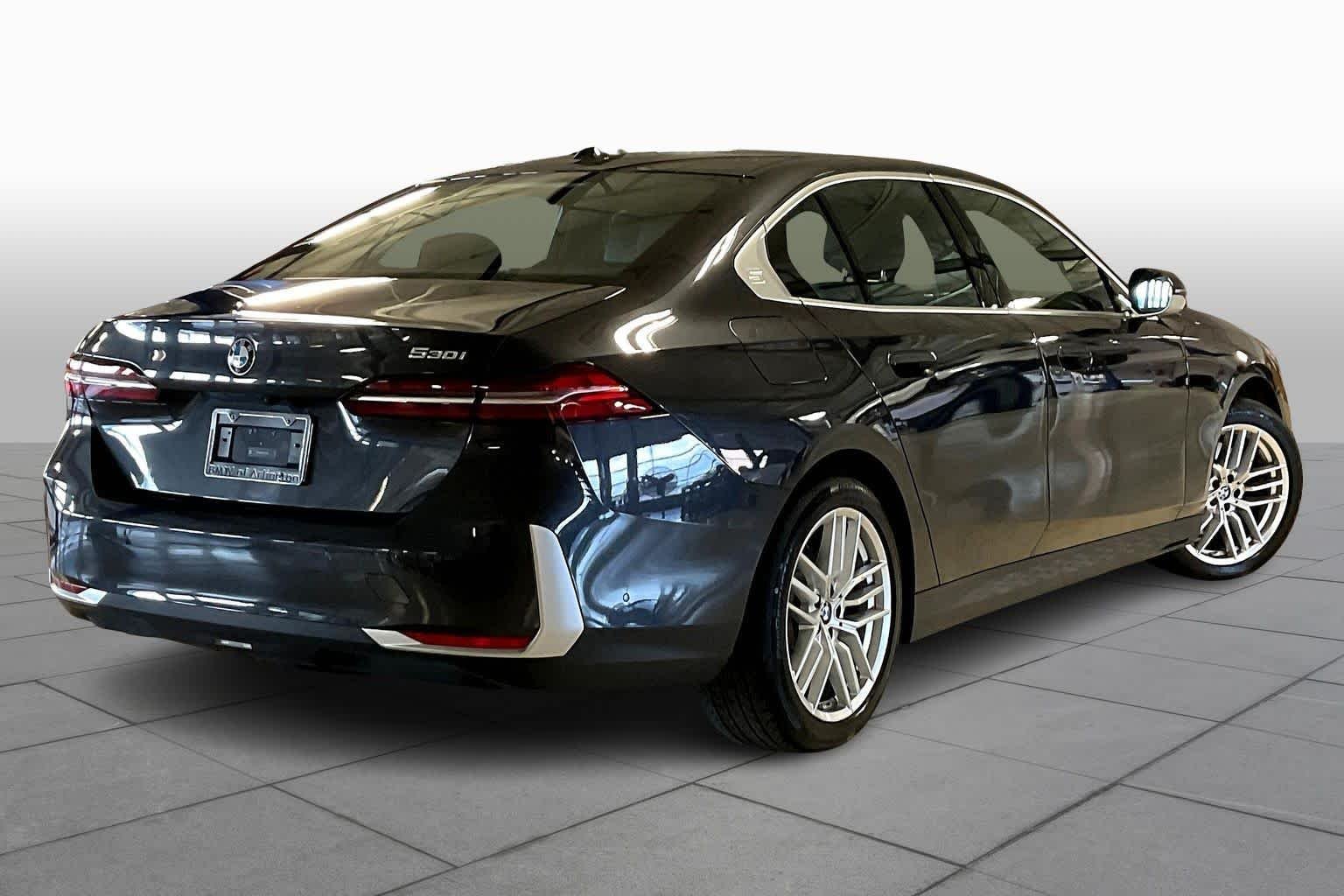 Certified Used 2025 Dark Graphite Metallic BMW 530i image 12