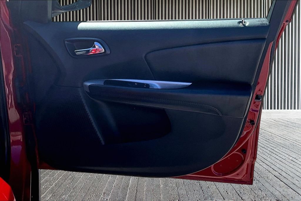 Used 2020 Red Dodge SE image 24