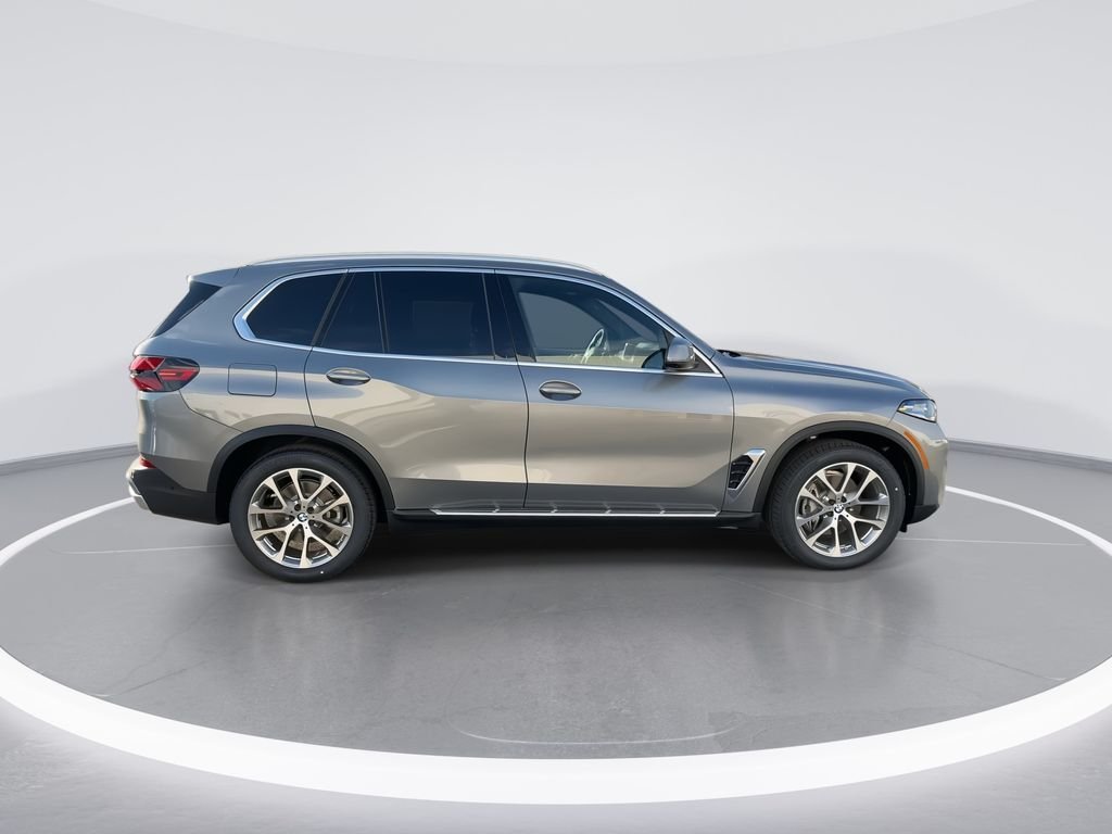 Used 2026 Gray Metallic BMW xDrive40i image 9