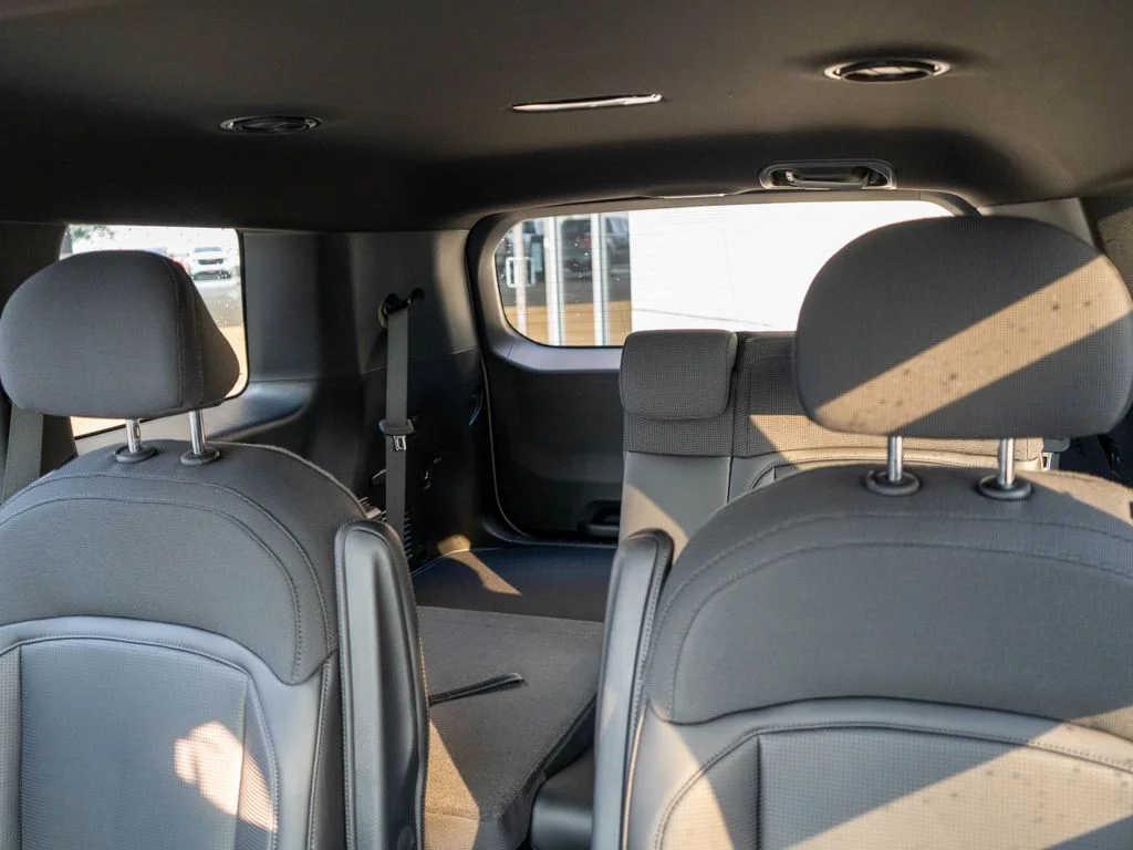 New 2027 Glacial White Pearl Kia S image 13