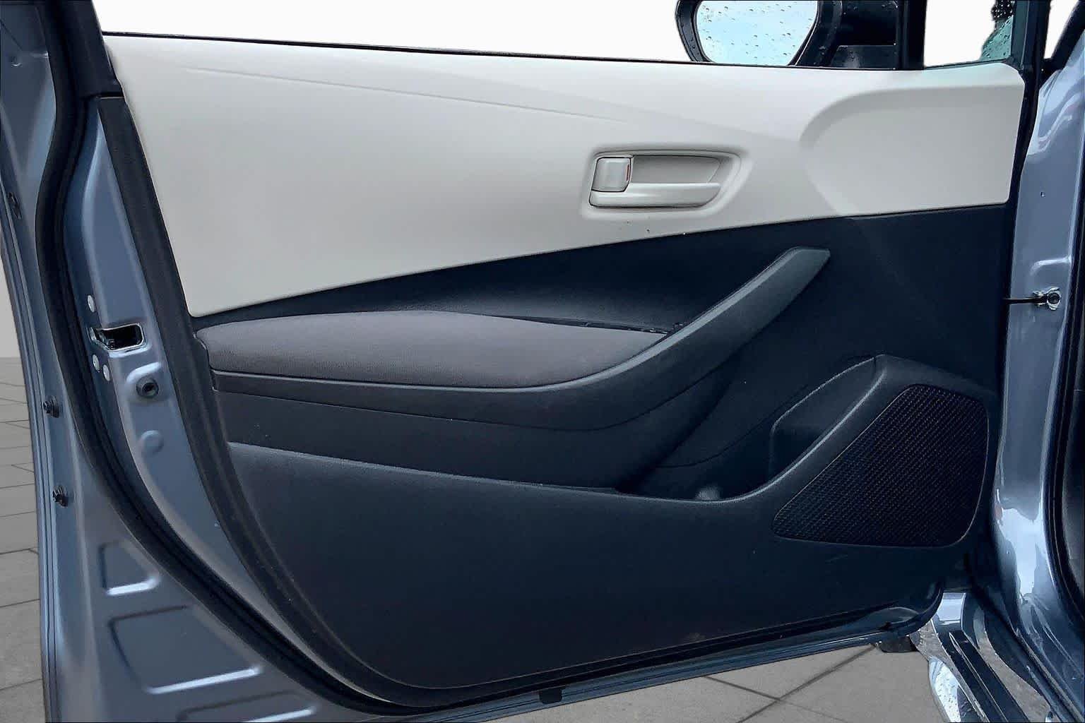 Used 2026 Celestite Toyota LE image 21