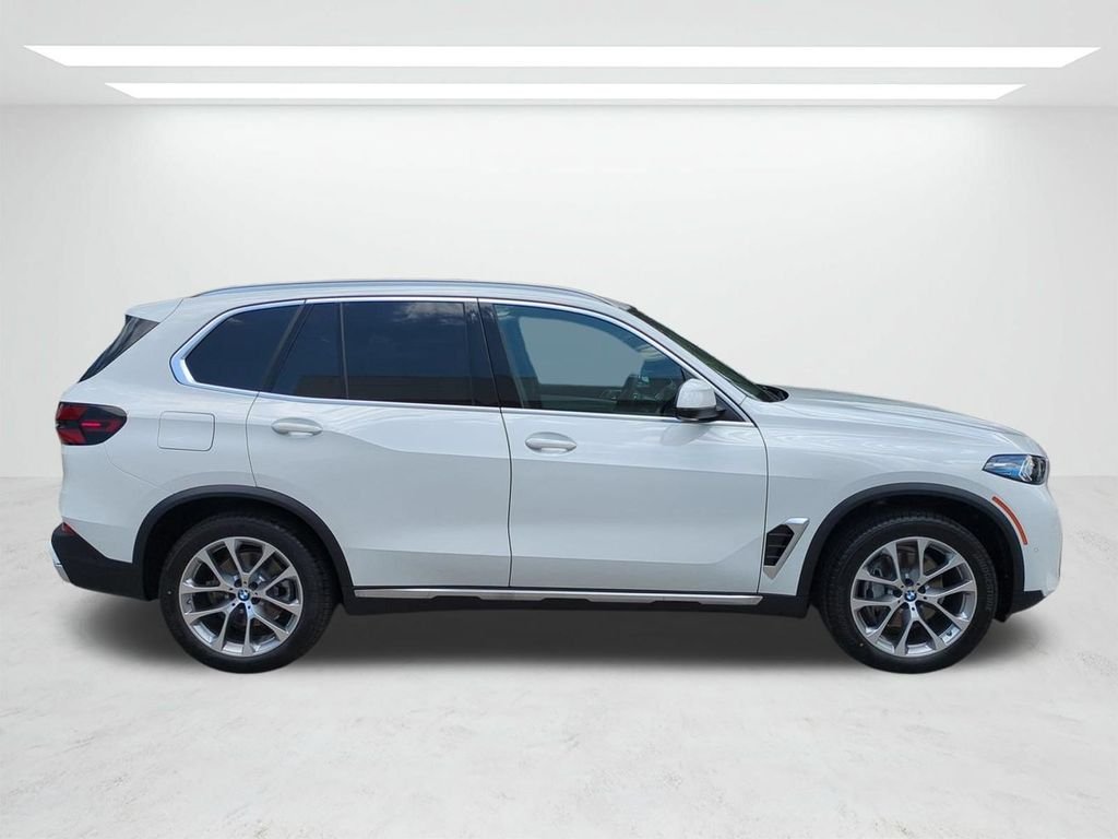 New 2026 Alpine White BMW sDrive40i image 3
