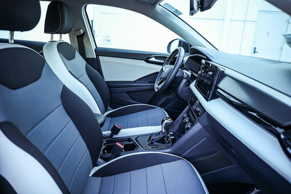 New 2026 White Volkswagen 1.5T S image 26