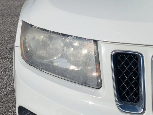 Used 2014 Bright White Clearcoat Jeep Sport image 10