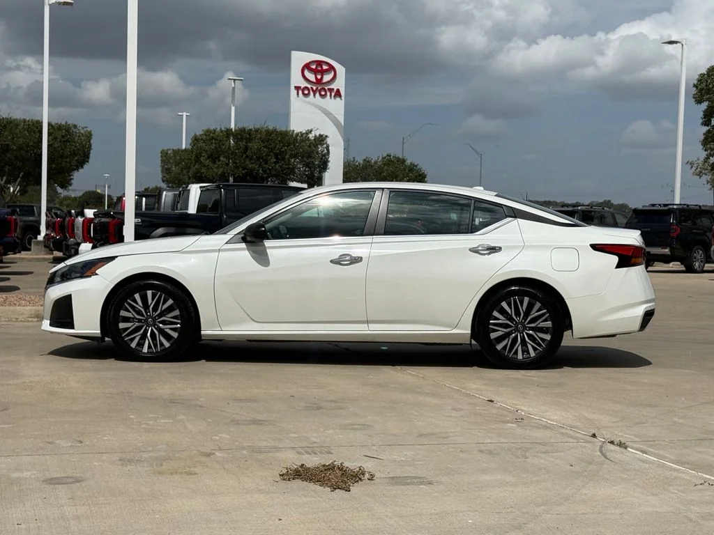 Used 2025 Nissan Altima SV with VIN 1N4BL4DV5SN308497 for sale in Bastrop, TX