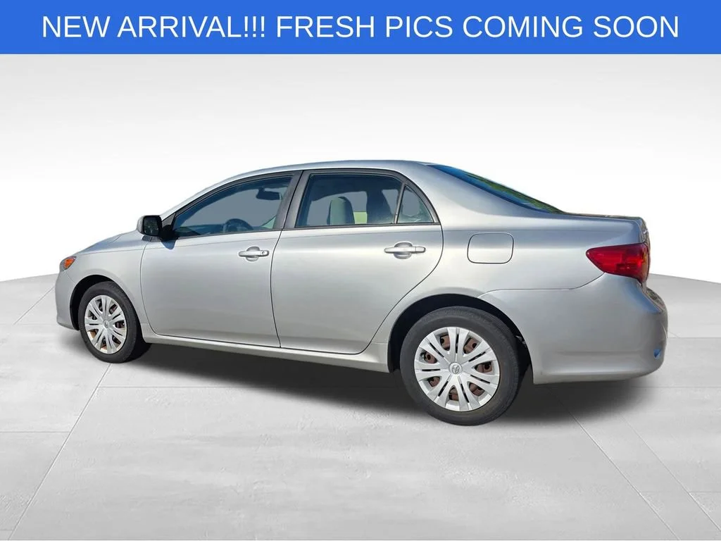 Used 2009  Toyota 4dr Sdn Man (Natl) image 4