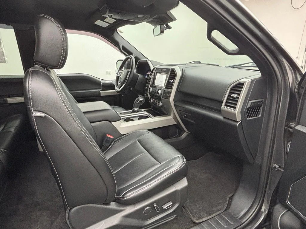 Used 2018 Gray Ford Lariat image 32
