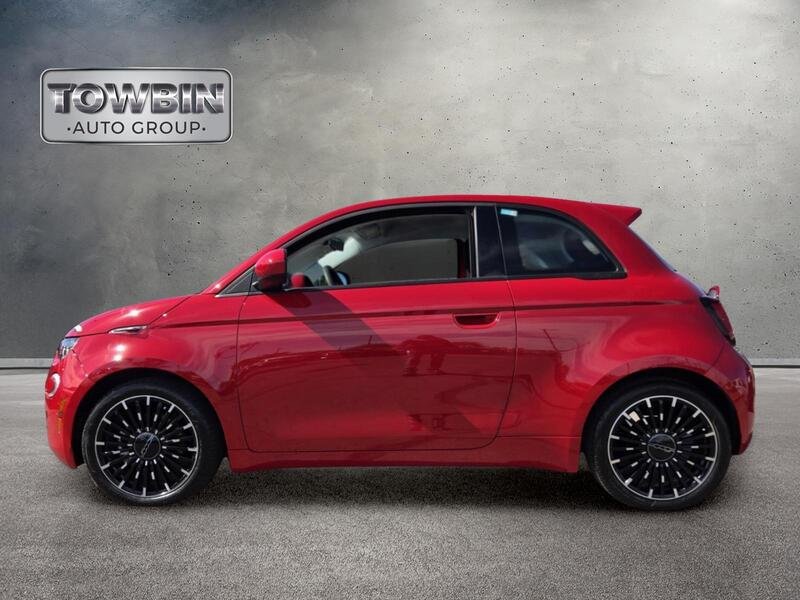 Used 2024 Red by (Red) FIAT INSPI(RED) FWD image 7