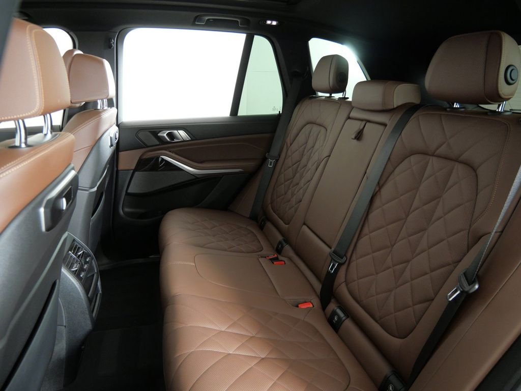 Certified Used 2024 Skyscraper Grey Metallic BMW xDrive40i image 38