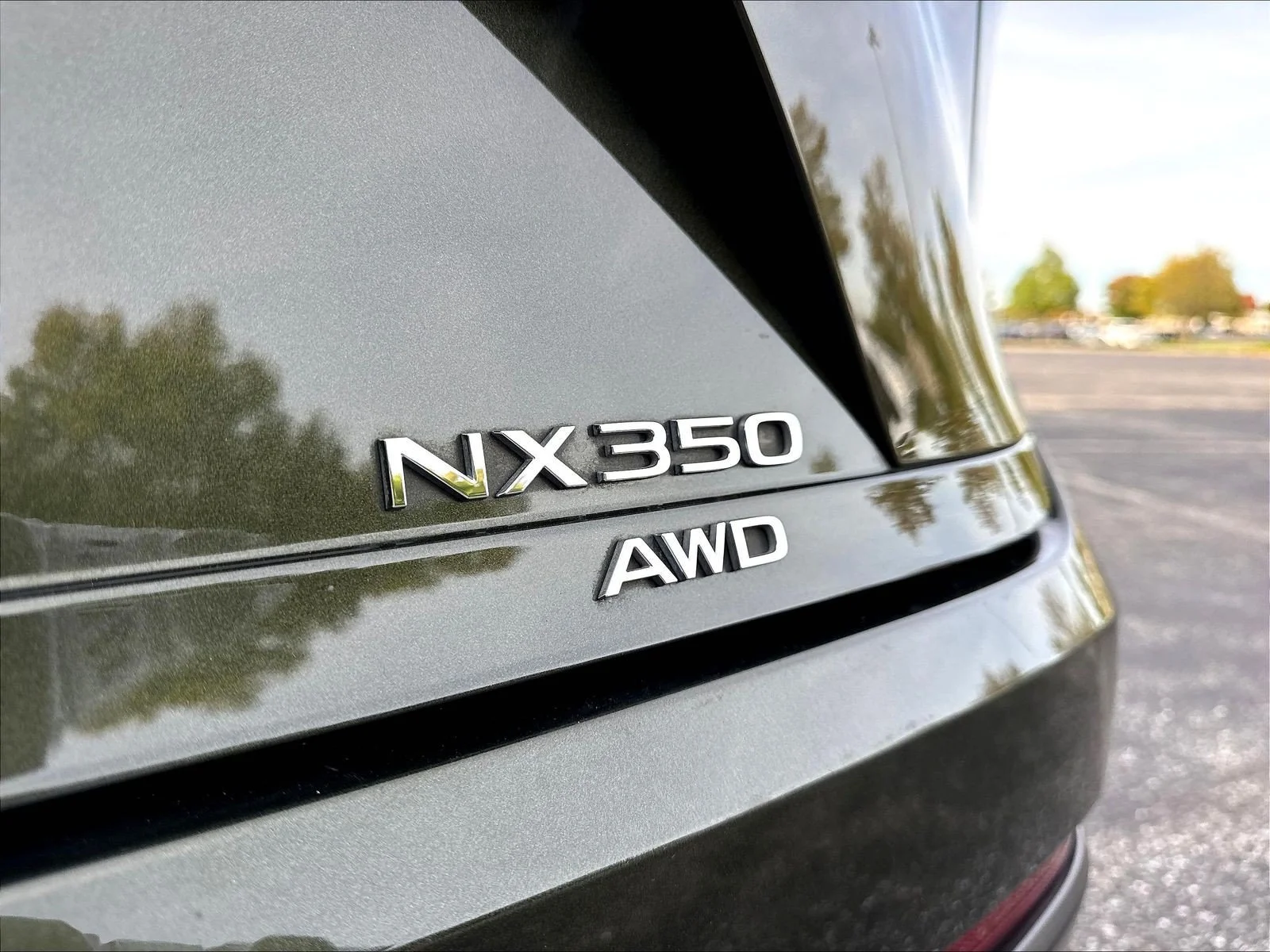 Used 2022 NORI GREEN PEARL Lexus  image 26