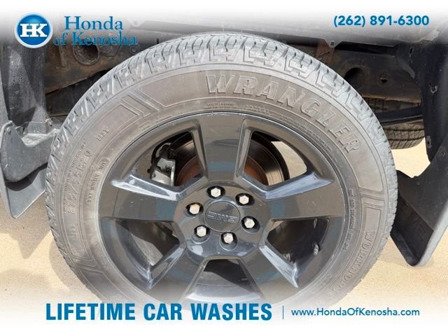 Used 2017  GMC Base image 3