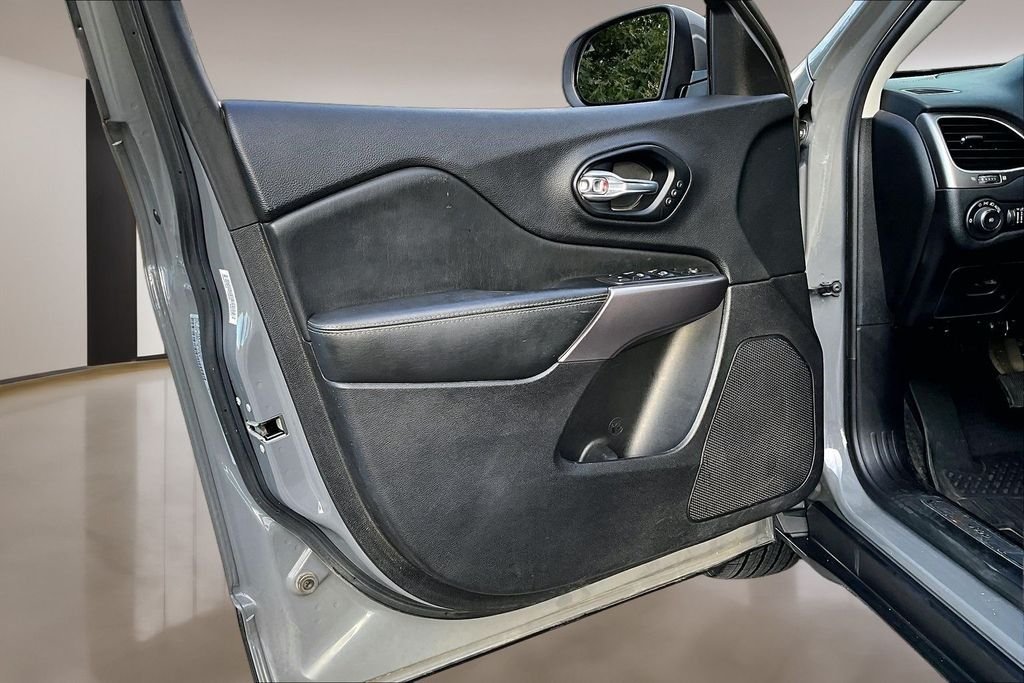 Used 2021 Gray Jeep Limited image 18