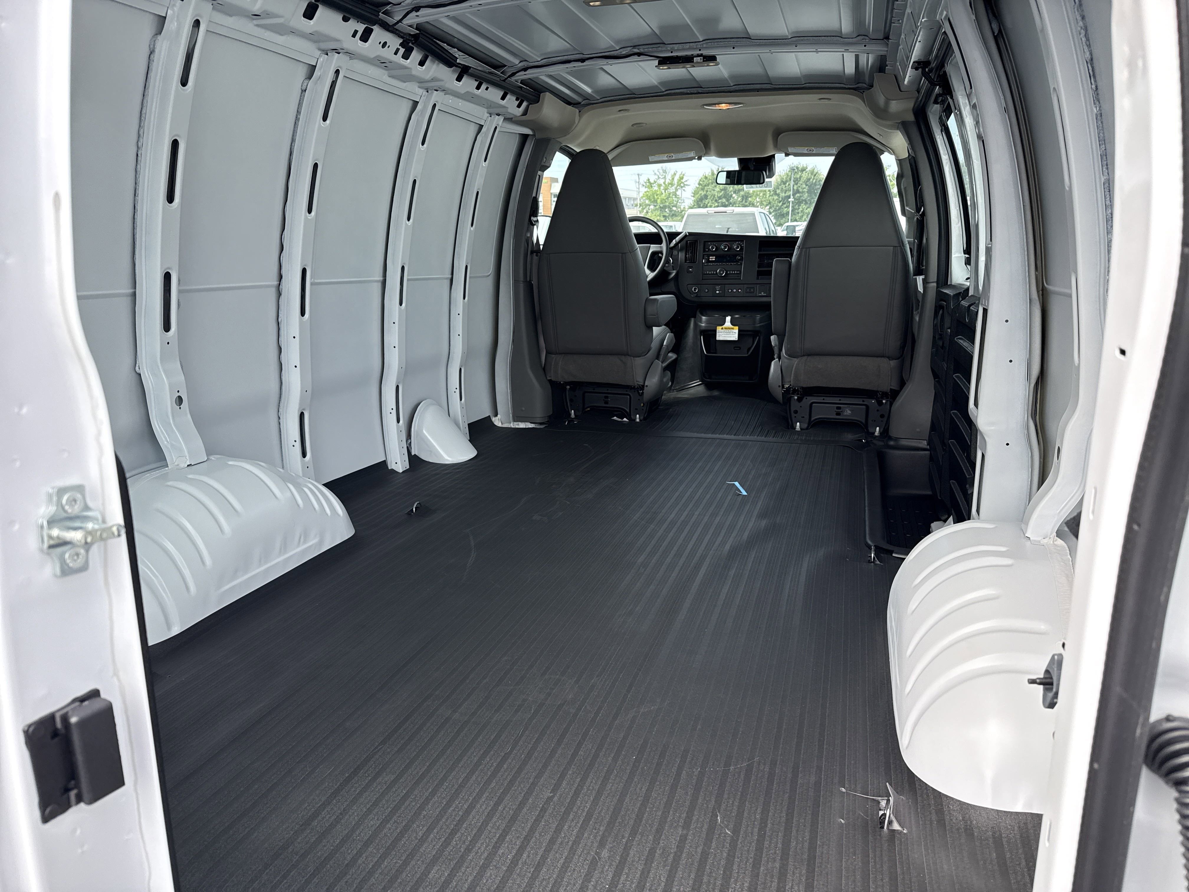 2025 Chevrolet Express Cargo Work Van - Photo 22