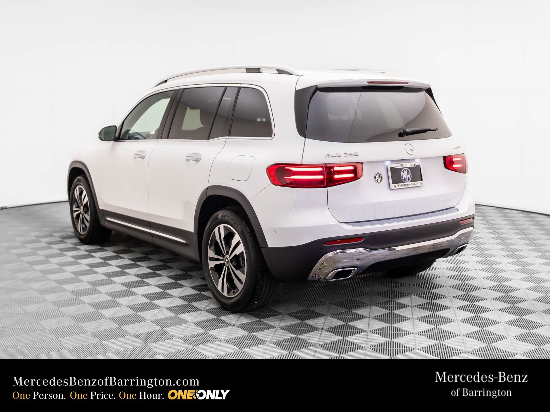 New 2026 Polar White Mercedes-Benz GLB 250 image 44