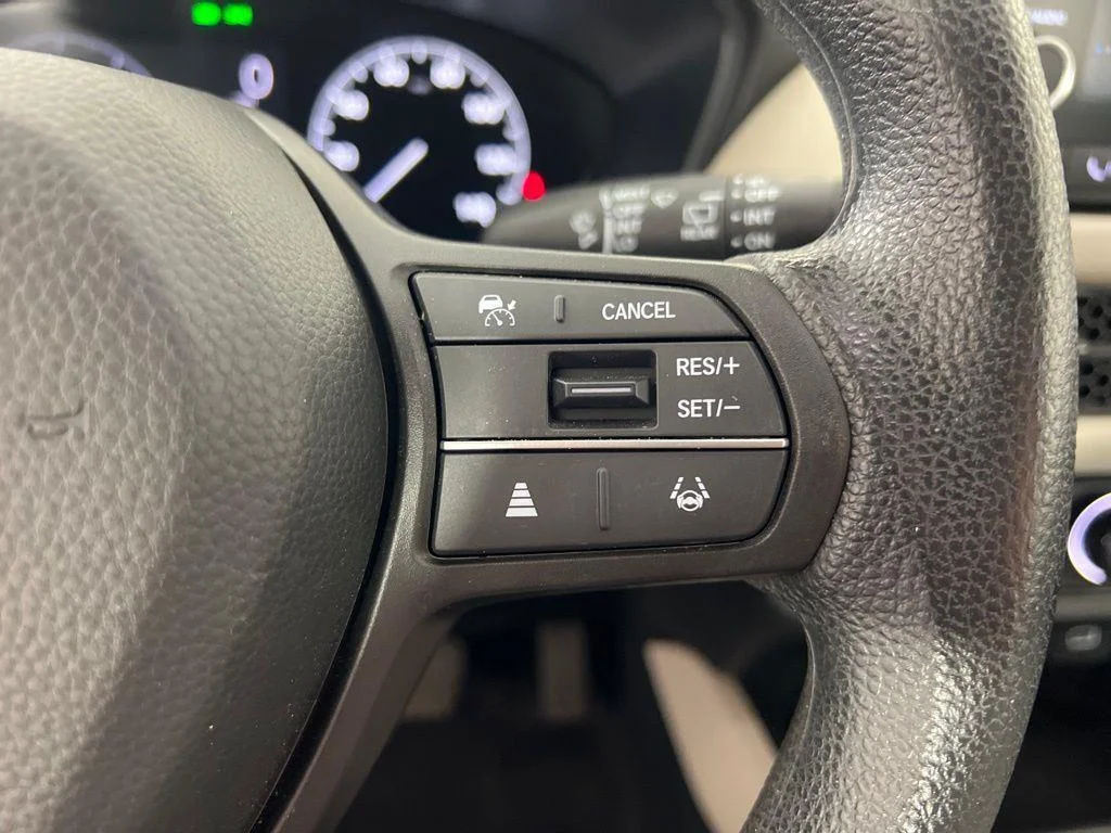 Used 2023 Lunar Silver Metallic Honda LX image 23