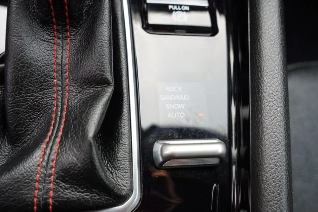 Used 2023 Silver Jeep Trailhawk image 29
