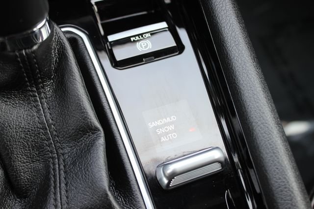Used 2022 Gray Jeep Latitude image 10