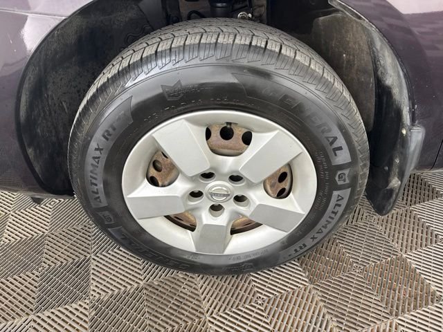 Used 2015 Black Nissan S image 16