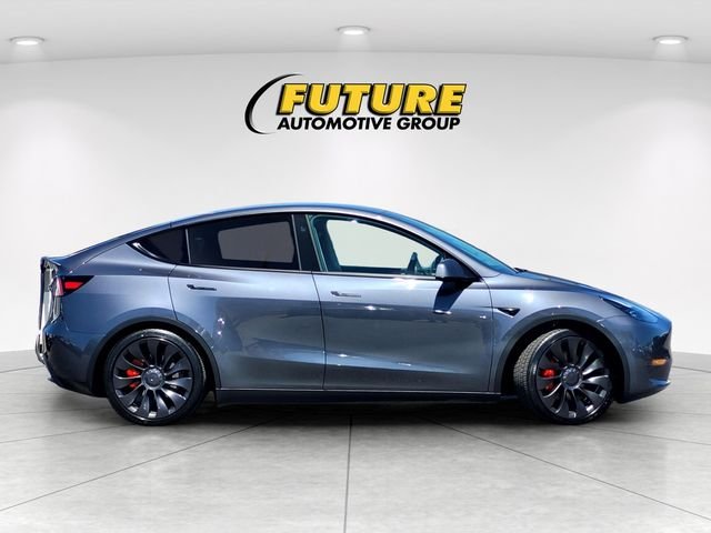 Used 2023  Tesla Performance image 3