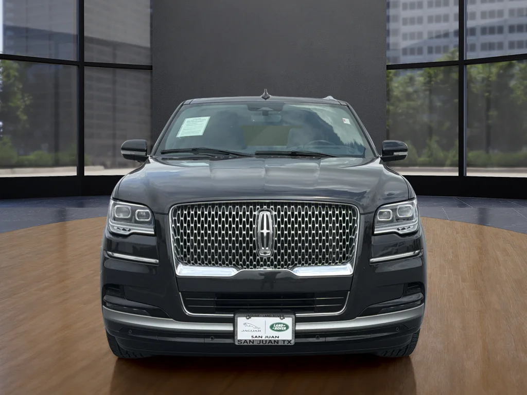 Used 2023 Gray Lincoln Reserve image 11