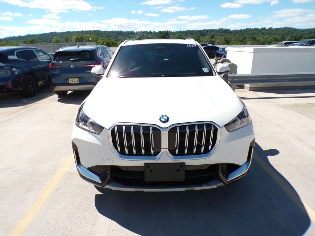 Certified Used 2026 Alpine White BMW xDrive28i image 2