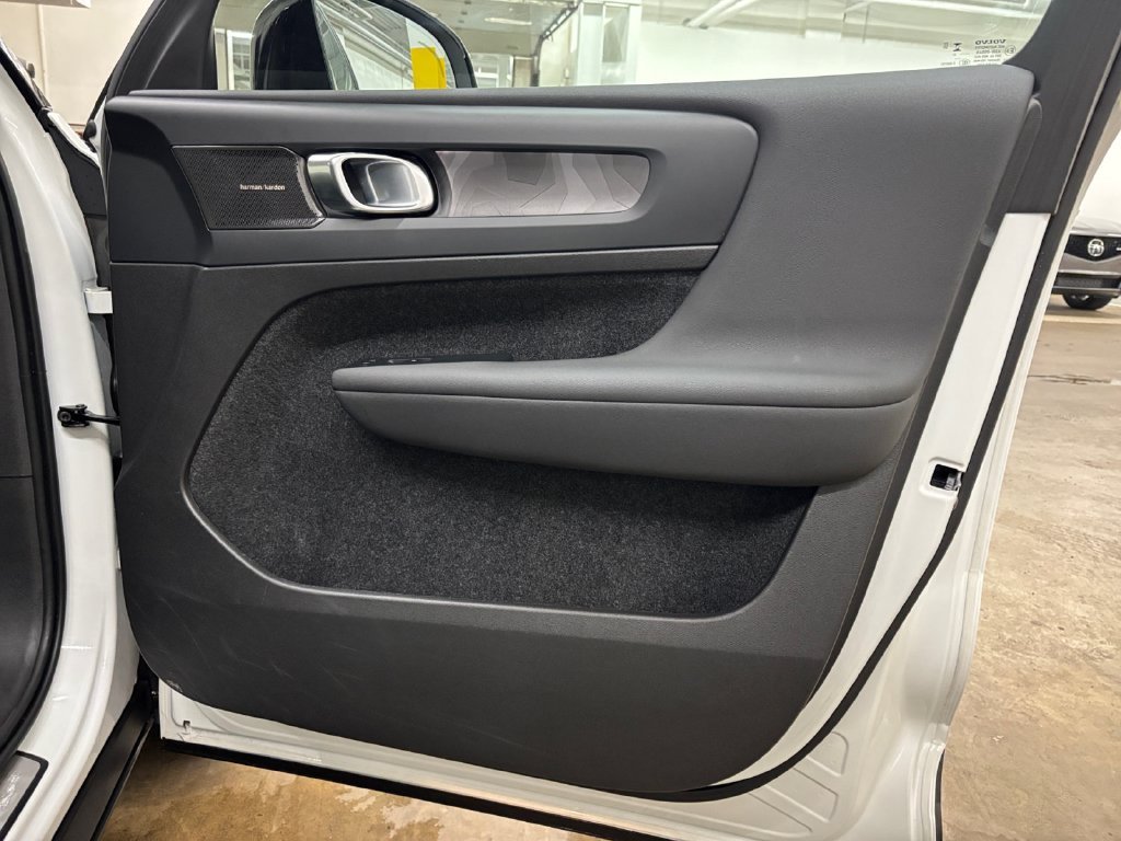 Certified Used 2023 Crystal White Volvo Ultimate image 15