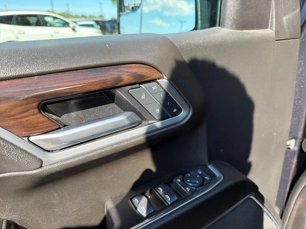 Used 2025 Silver GMC SLT image 13