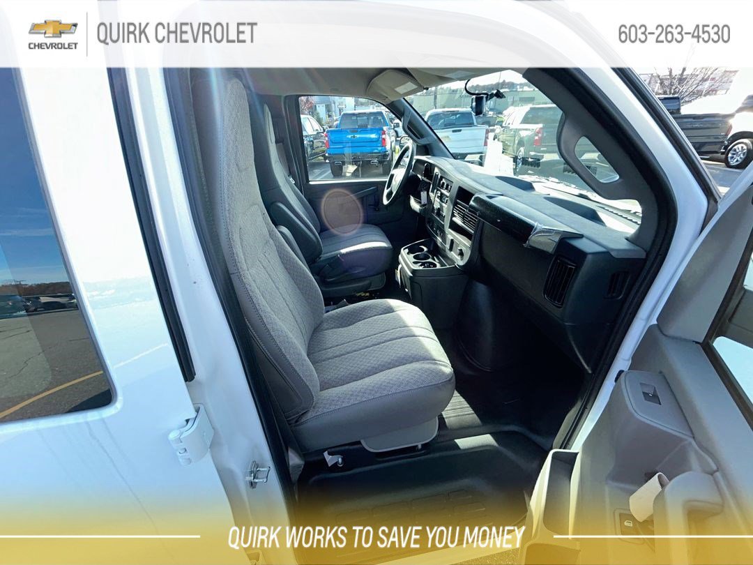 2025 Chevrolet Express Cargo Work Van - Photo 14