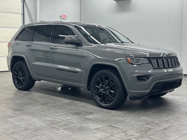 2022 Jeep Grand Cherokee Laredo X 4WD's photo
