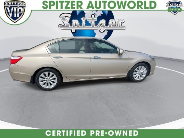 Used 2015 Champagne Frost Pearl Honda EX image 16