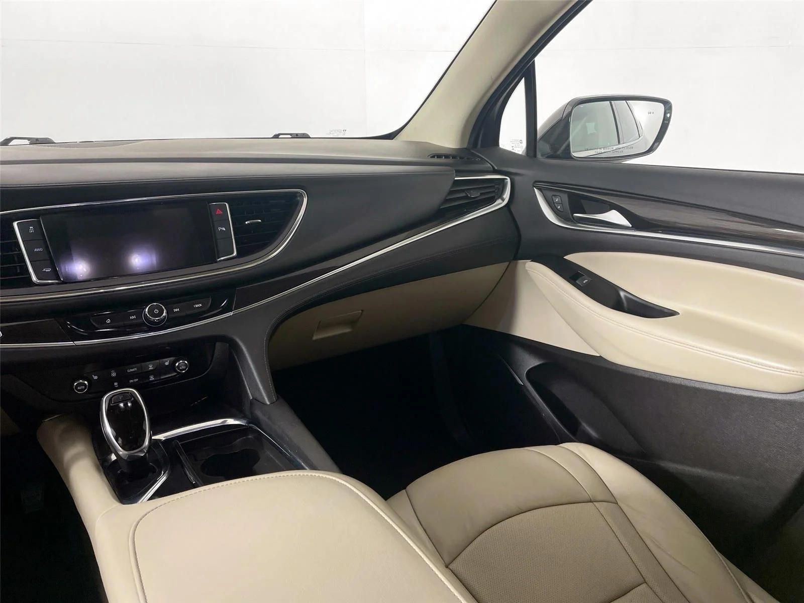 Used 2018 Havana Metallic Buick Essence image 23