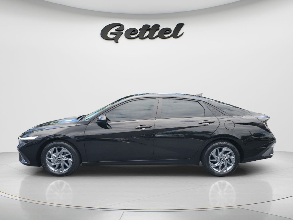 Used 2024 Black Hyundai Blue image 8