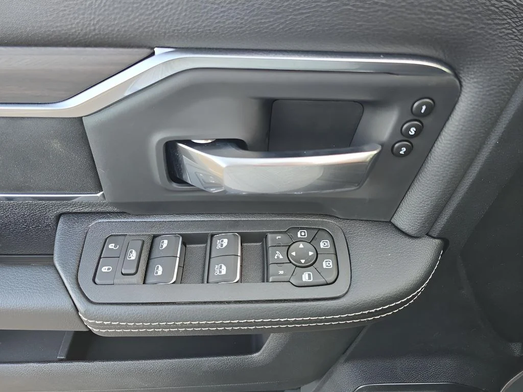 New 2026 Ceramic Gray Clear-Coat Exterior Paint RAM Laramie image 11