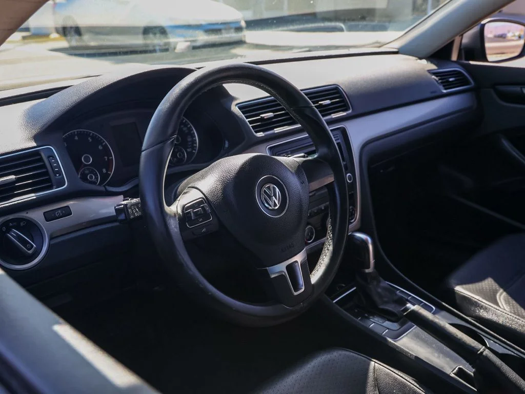 Used 2015 Gray Volkswagen 1.8T S image 13