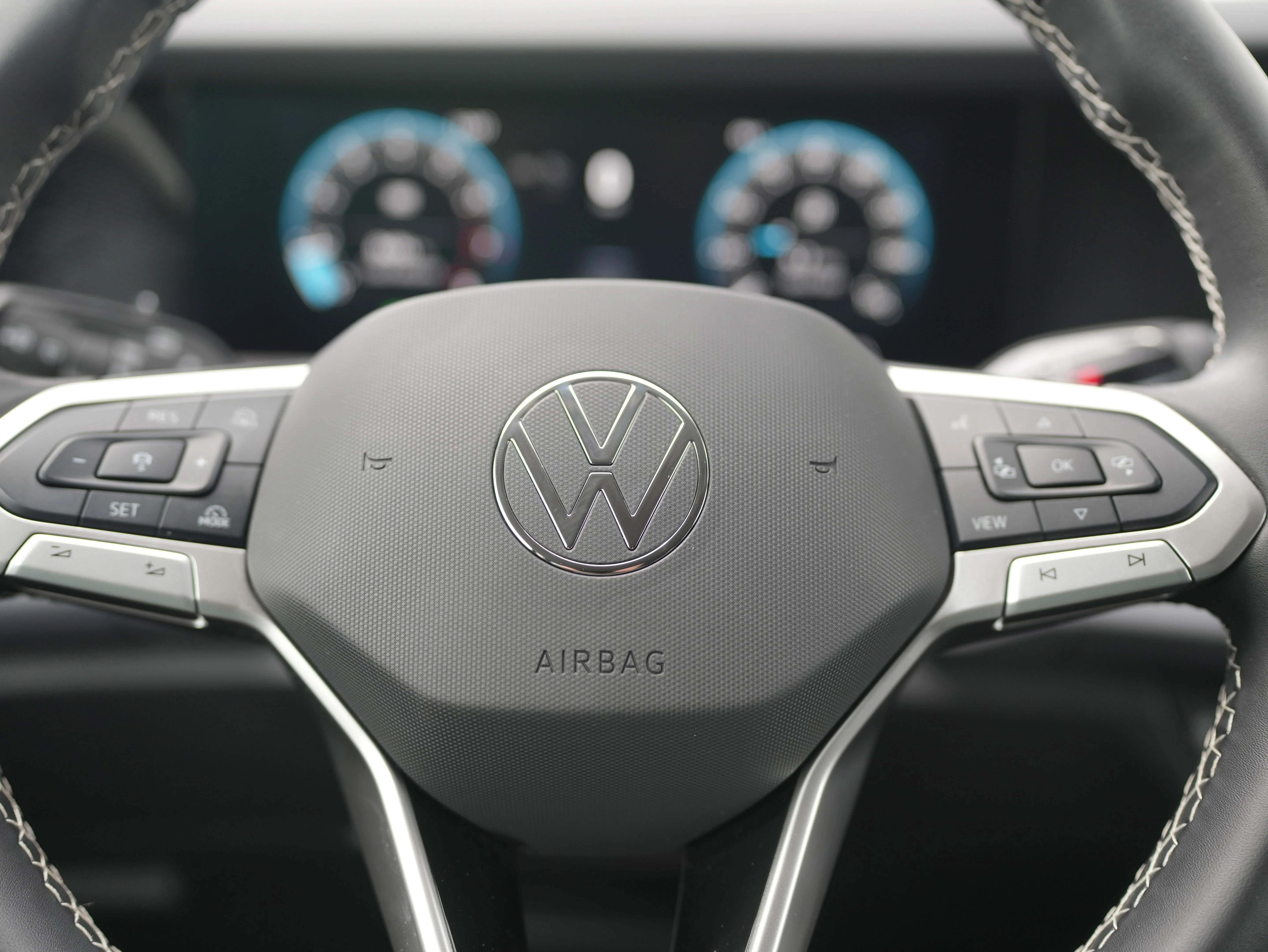 Used 2025 Black Volkswagen SE image 19
