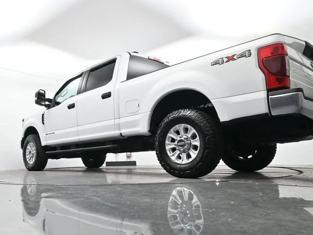 Used 2020 White Ford XL image 23
