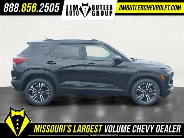 New 2026 Mosaic Black Metallic Chevrolet LT image 5