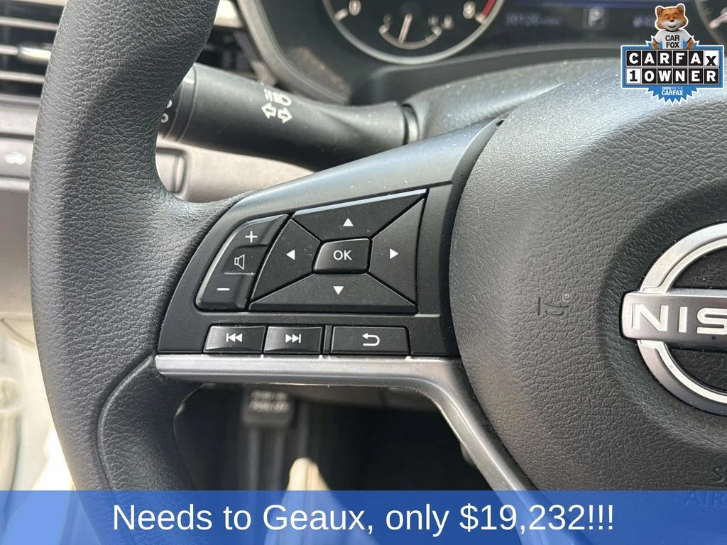 Used 2025 White Nissan 2.5 SV image 36