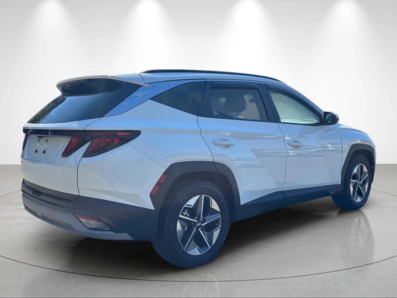 Used 2025 Serenity White Pearl Hyundai SEL image 5