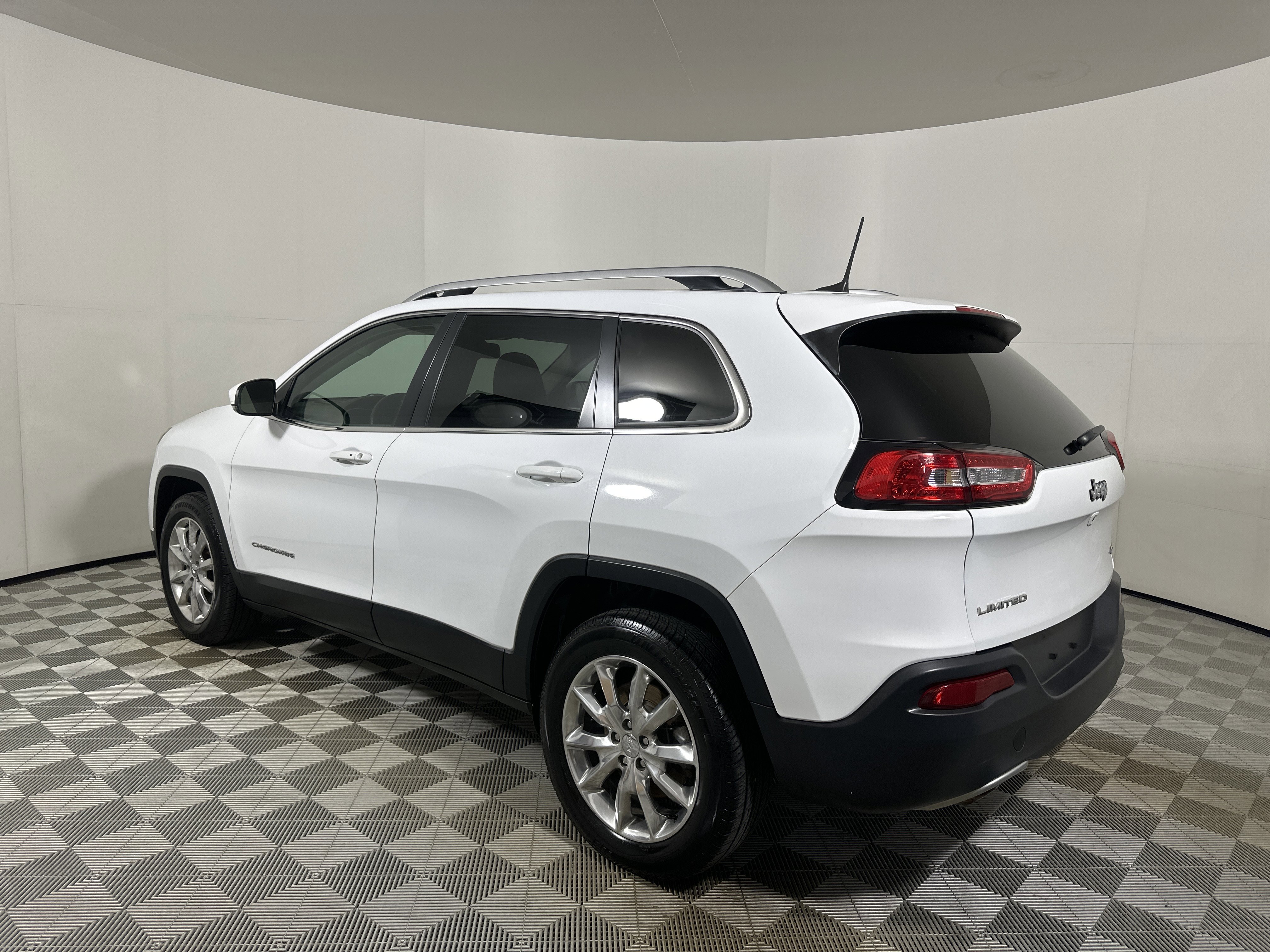 Certified Used 2016 Bright White Clearcoat Jeep Limited image 5