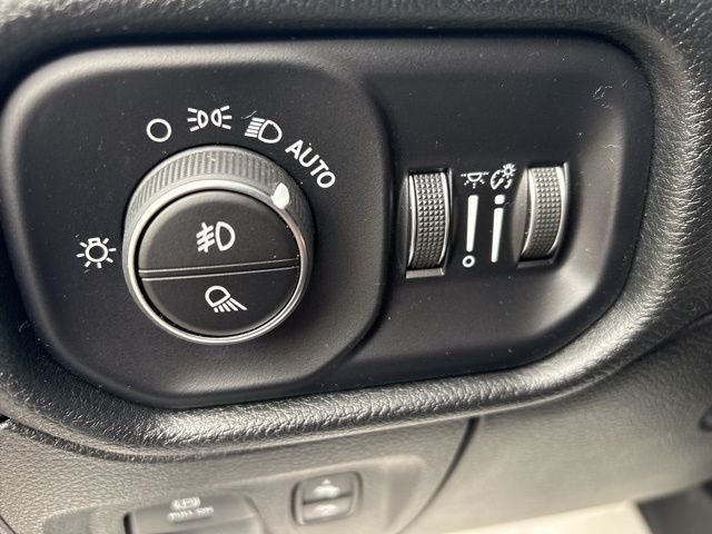 Used 2022 White Ram Laramie image 24