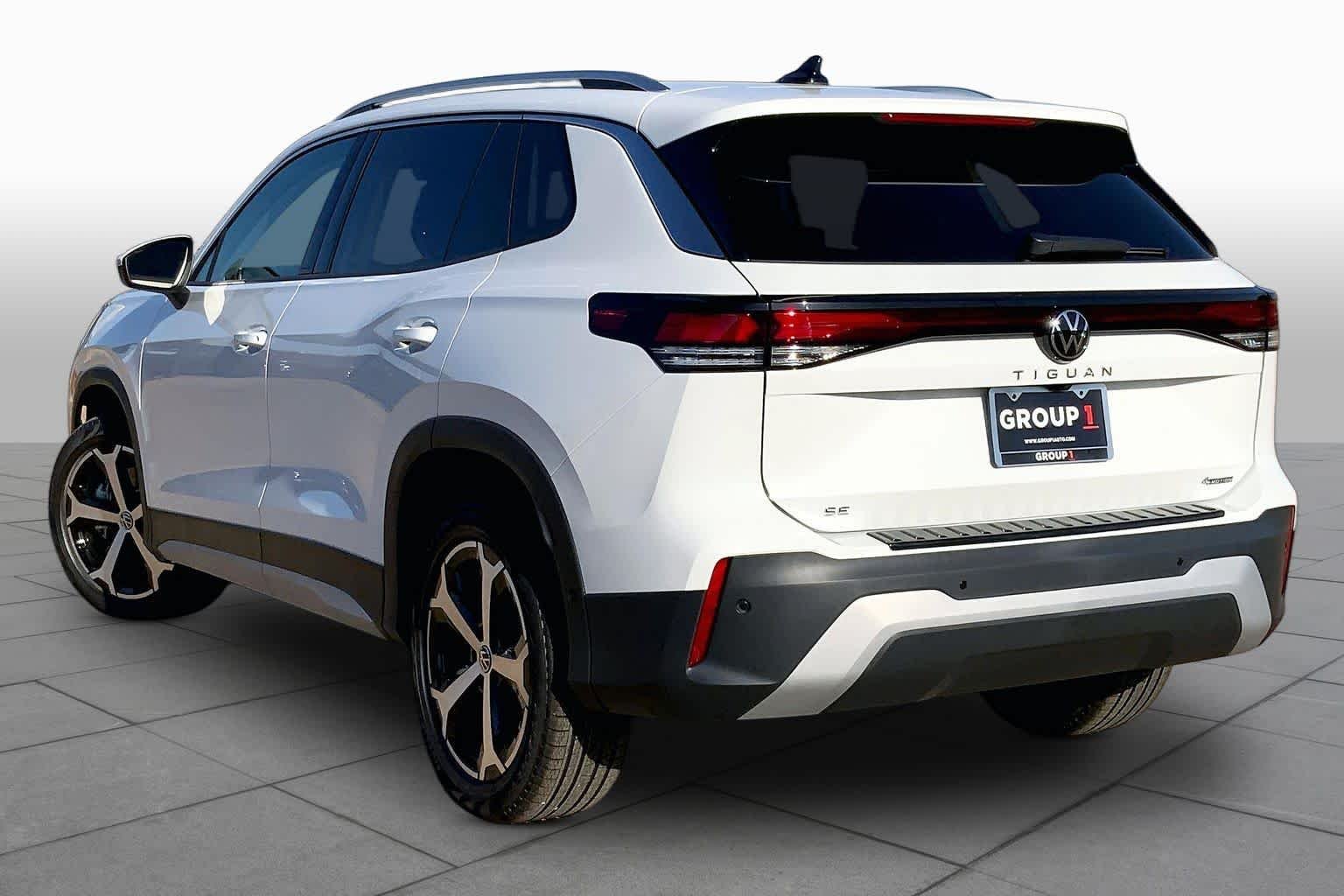 New 2026 Pure White Volkswagen SE image 11