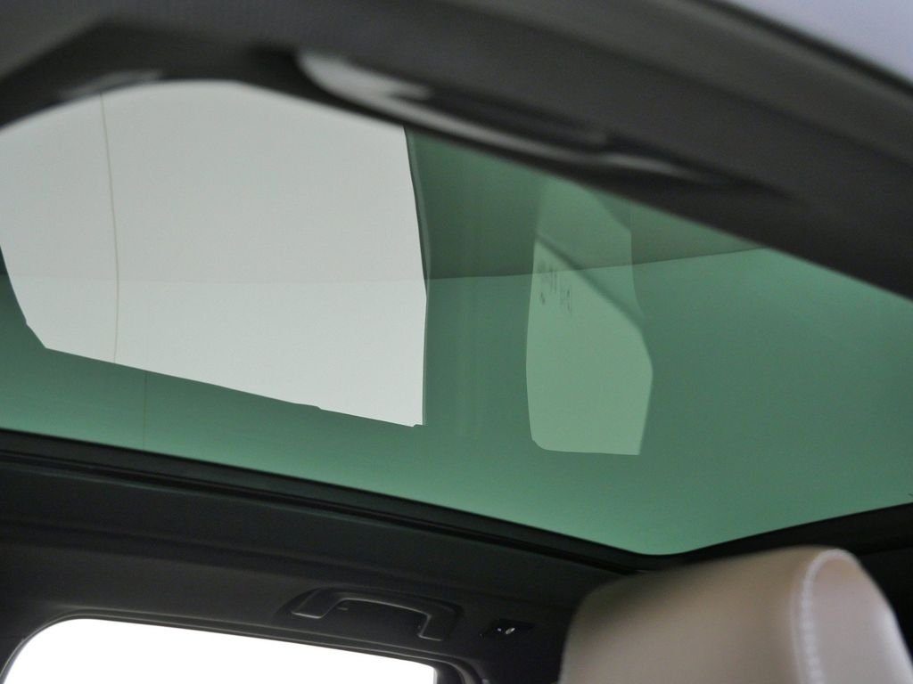 New 2026 Alpine White BMW 30 xDrive image 18