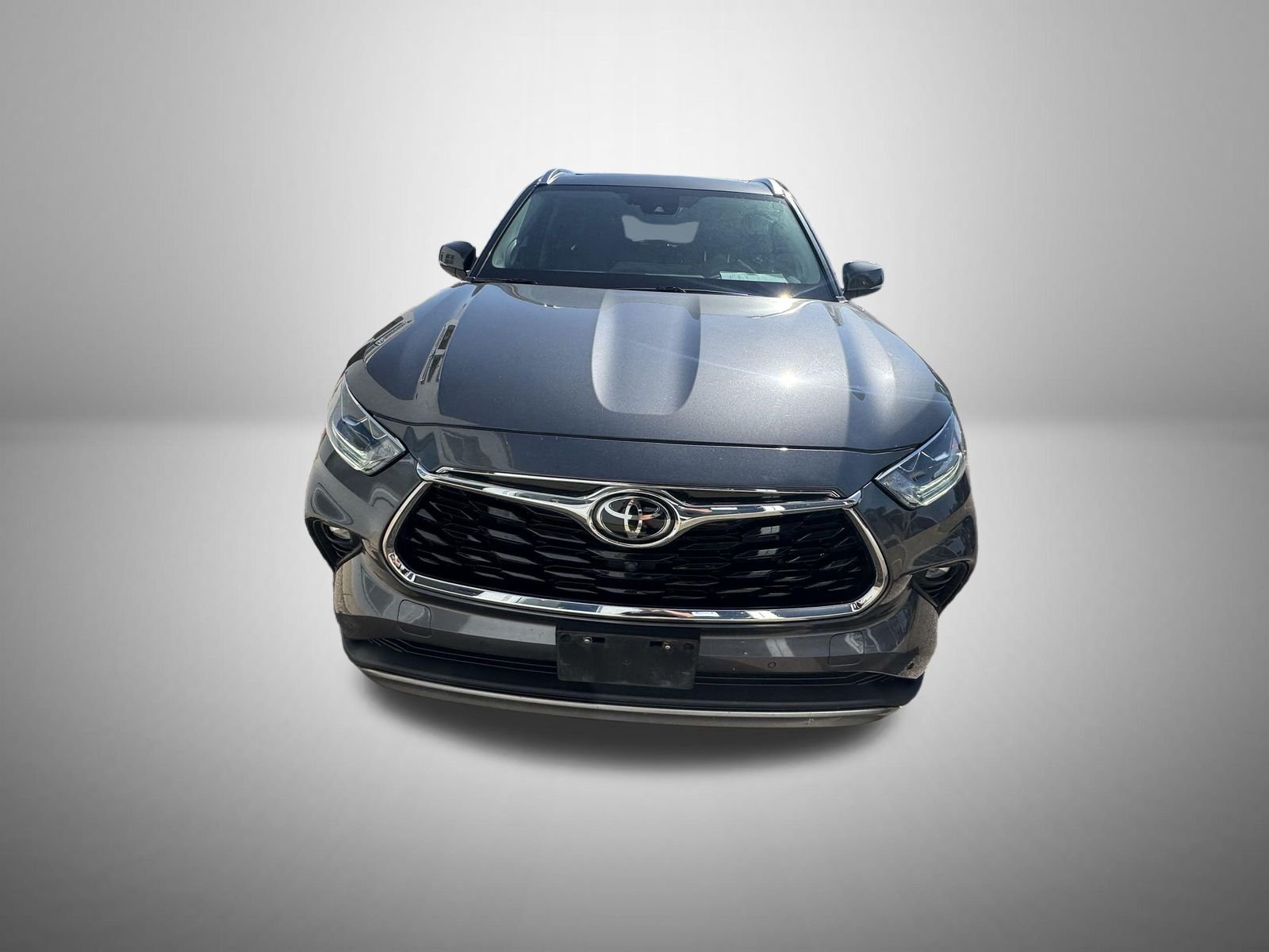 Used 2022 Gray Toyota Platinum image 2