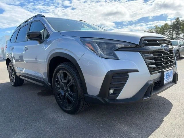 Used 2024 Silver Subaru Onyx Edition image 3