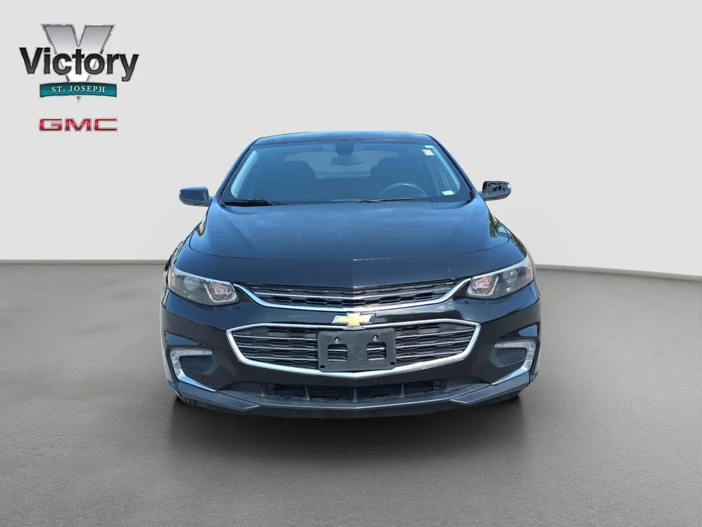 Used 2018 MOSAIC BLACK METALLIC Chevrolet LT image 2