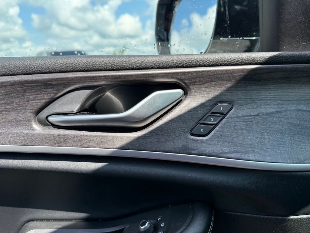 Used 2021 Silver Zynith Jeep Limited image 7
